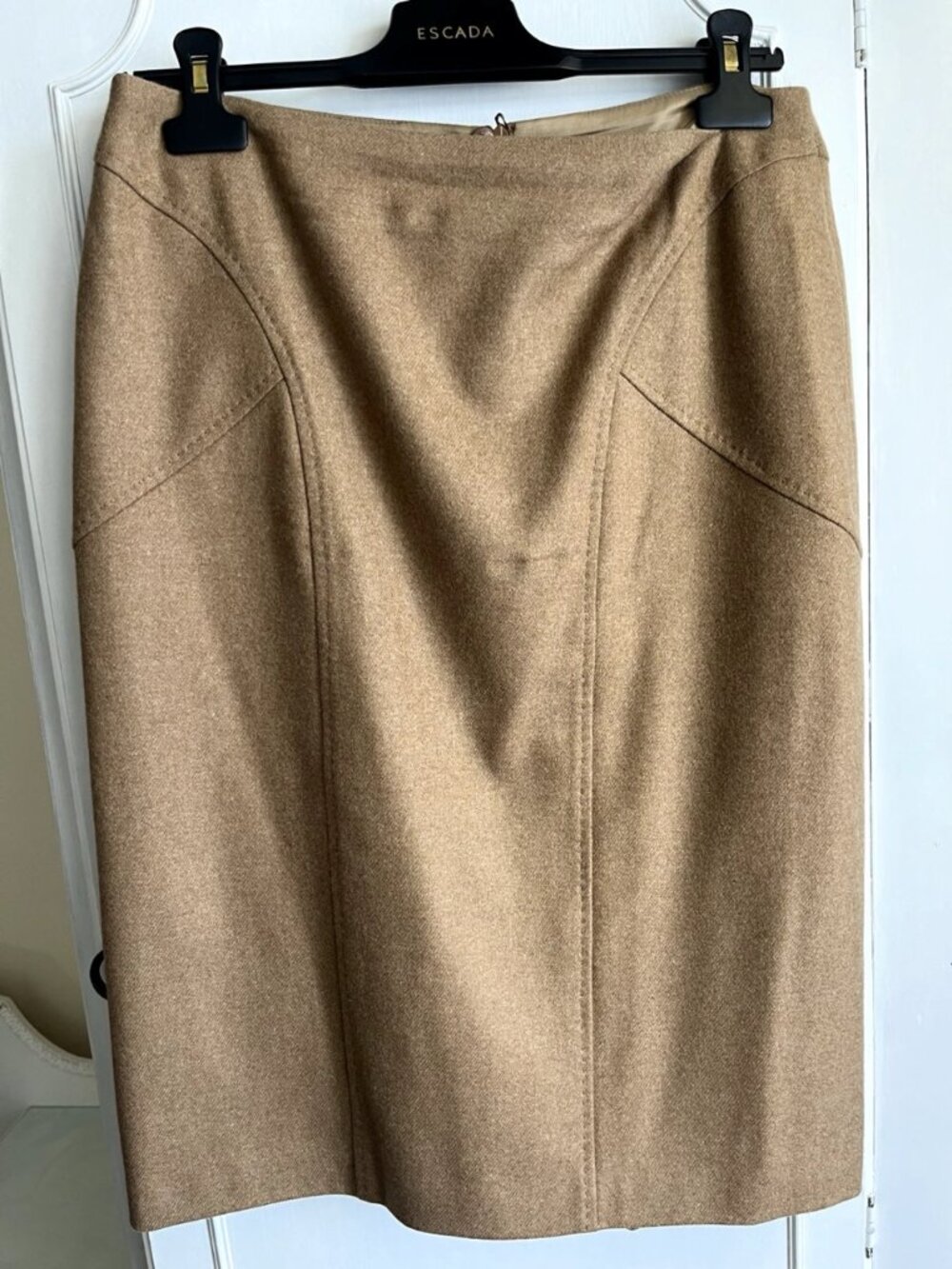 Escada Caramel Skirt Size 40 Made in Romania Women's 80% Virgin Wool